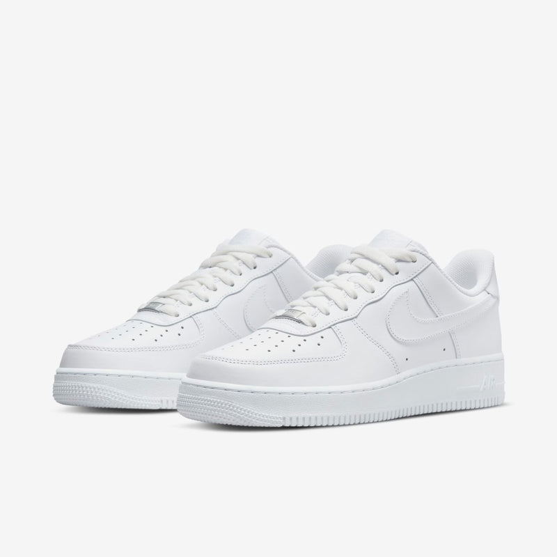 Tênis Nike Air Force 1 "07 R$26.00