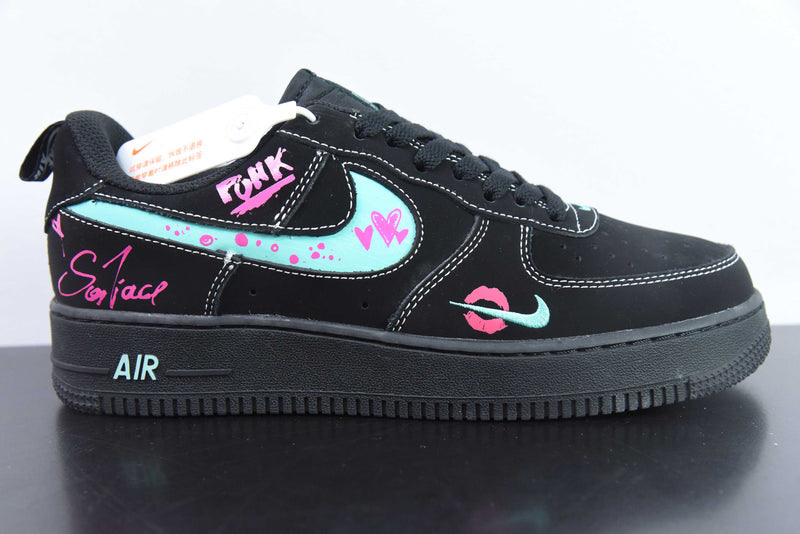 Tênis Nike Air Force 1 - Black bordado