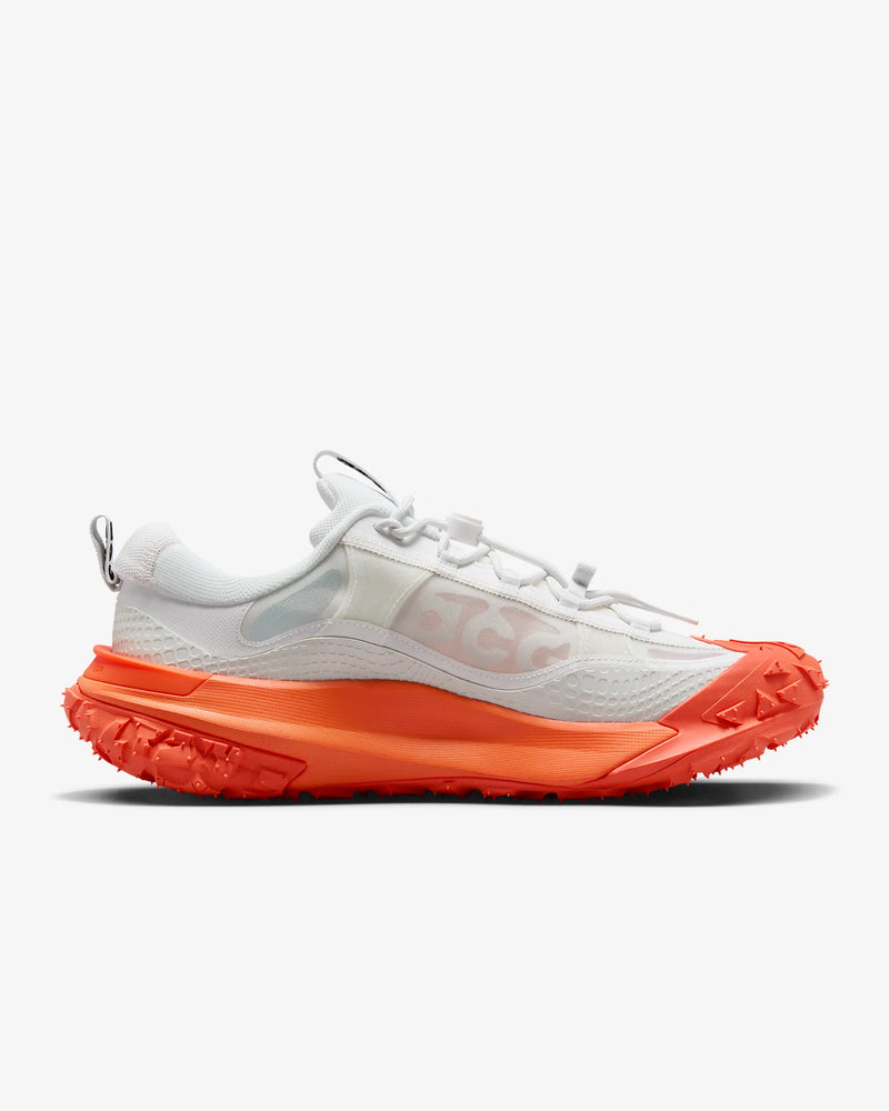 Tênis Nike ACG Mountain Fly 2 Low Branco/Laranja