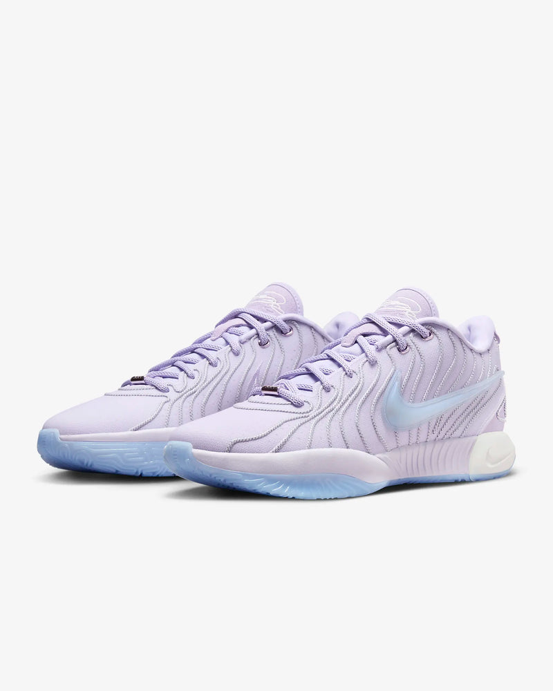 Tênis Nike LeBron XXI Violeta