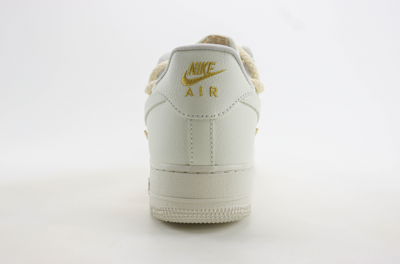 Tênis Nike Air Force 1 LX Gold Swooshes