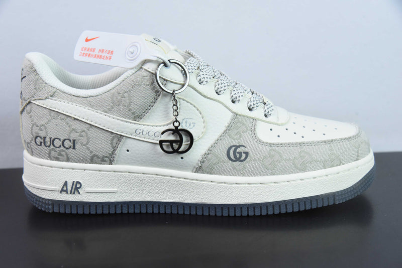 NIKE  Air Force 1 costurado em conjunto com tecido Gucci